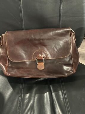 Jack Georges Classic Brown Leather Messenger Bag